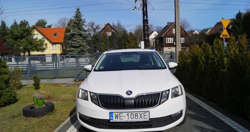 Skoda Octavia cena 44500 przebieg: 172880, rok produkcji 2019 z Sosnowiec małe 781